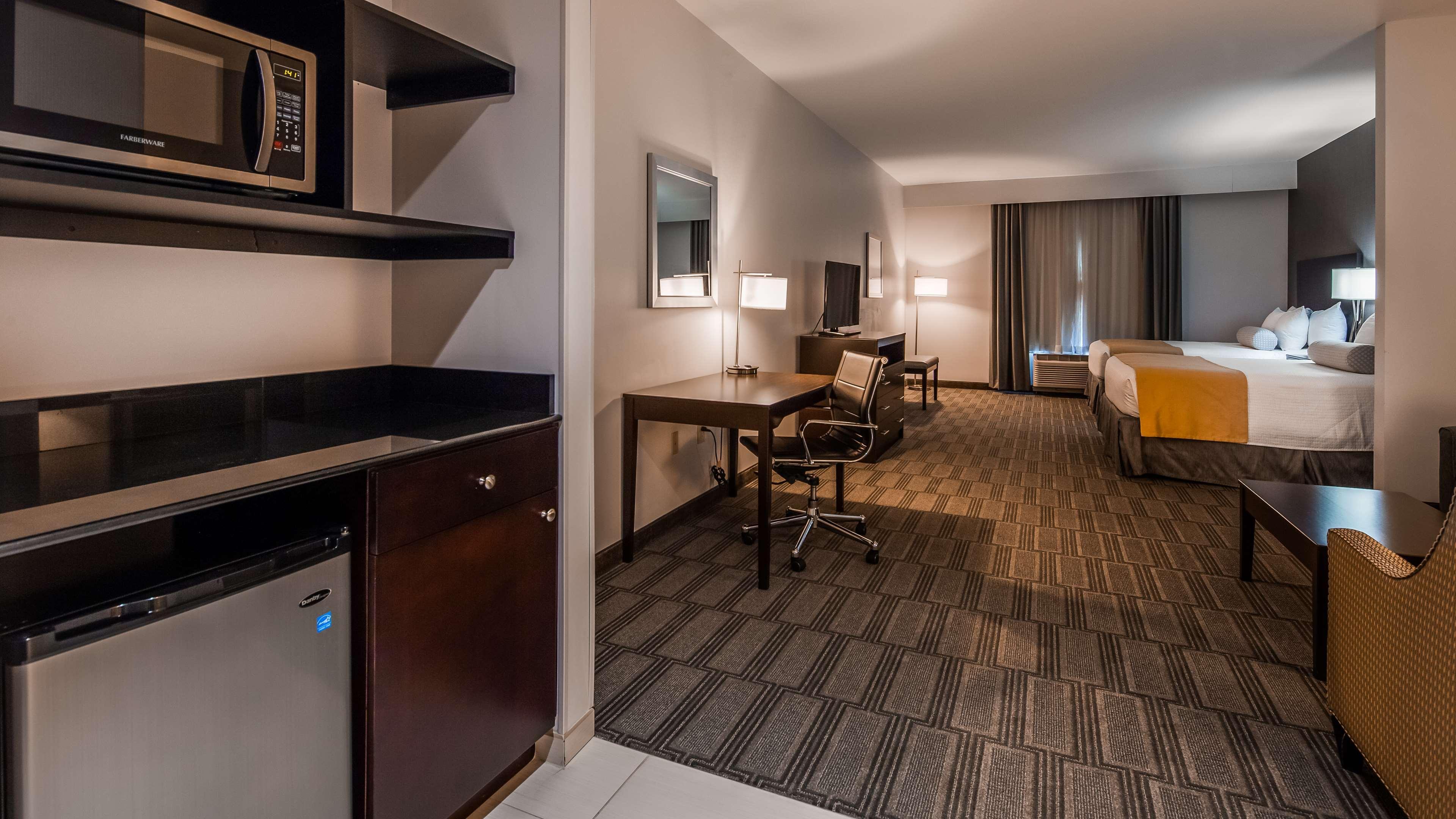 Best Western Harbour Inn & Suites Huntington - Sunset Beach Kültér fotó