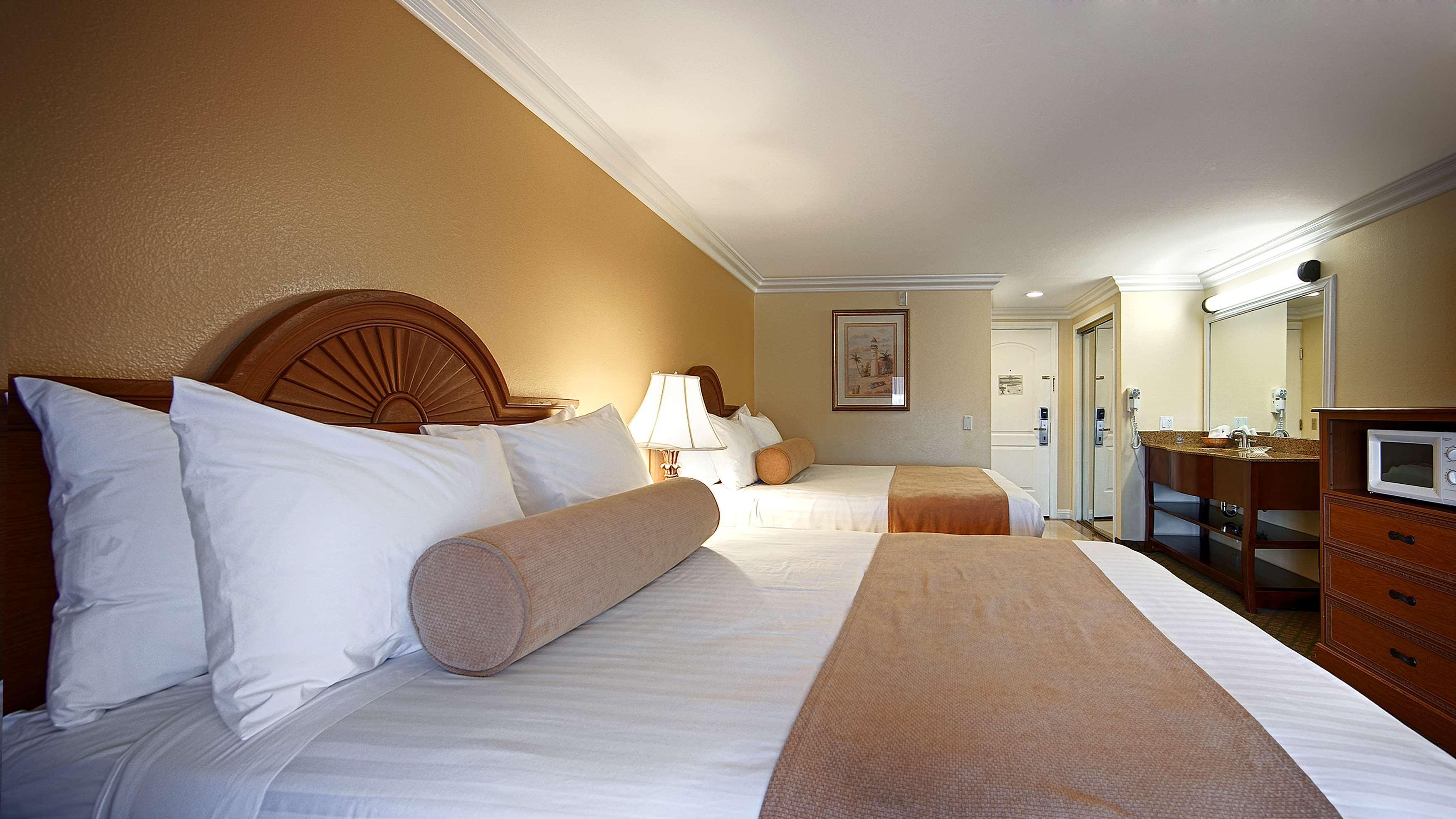 Best Western Harbour Inn & Suites Huntington - Sunset Beach Kültér fotó