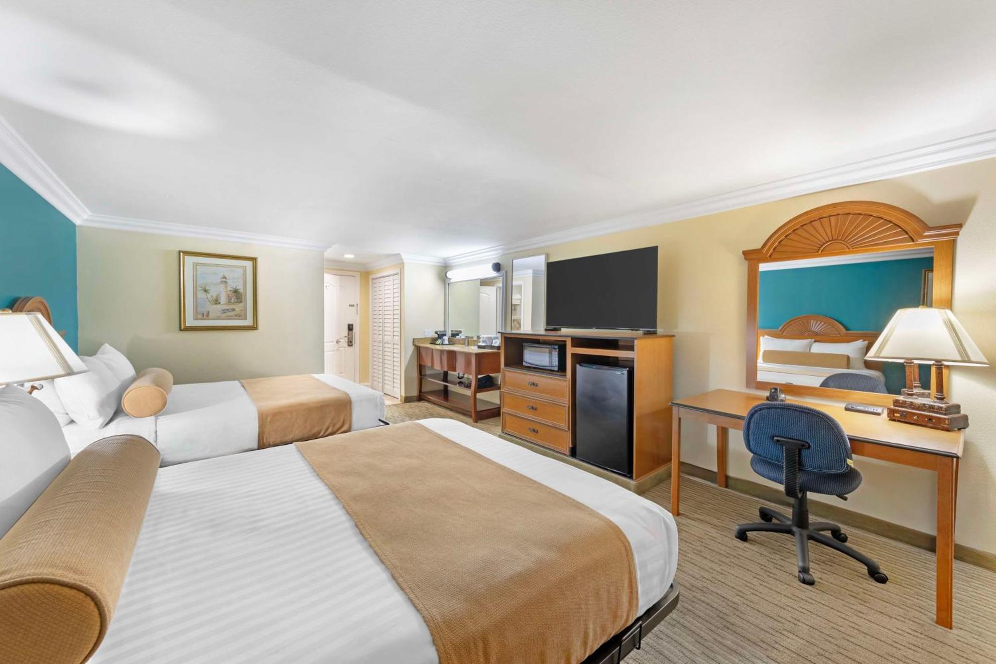 Best Western Harbour Inn & Suites Huntington - Sunset Beach Kültér fotó