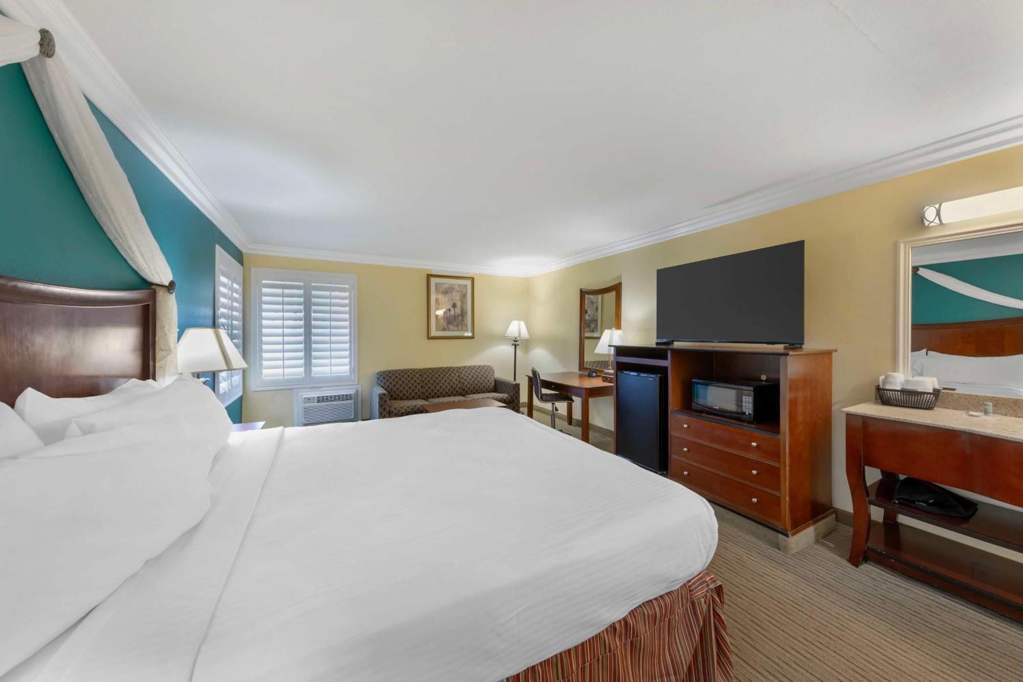 Best Western Harbour Inn & Suites Huntington - Sunset Beach Kültér fotó