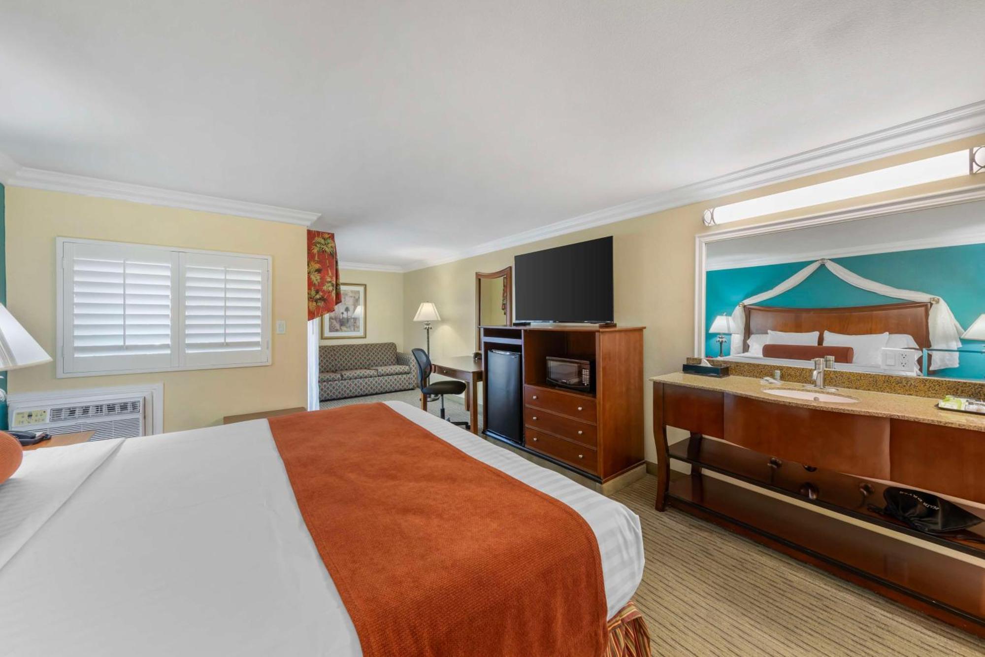 Best Western Harbour Inn & Suites Huntington - Sunset Beach Kültér fotó