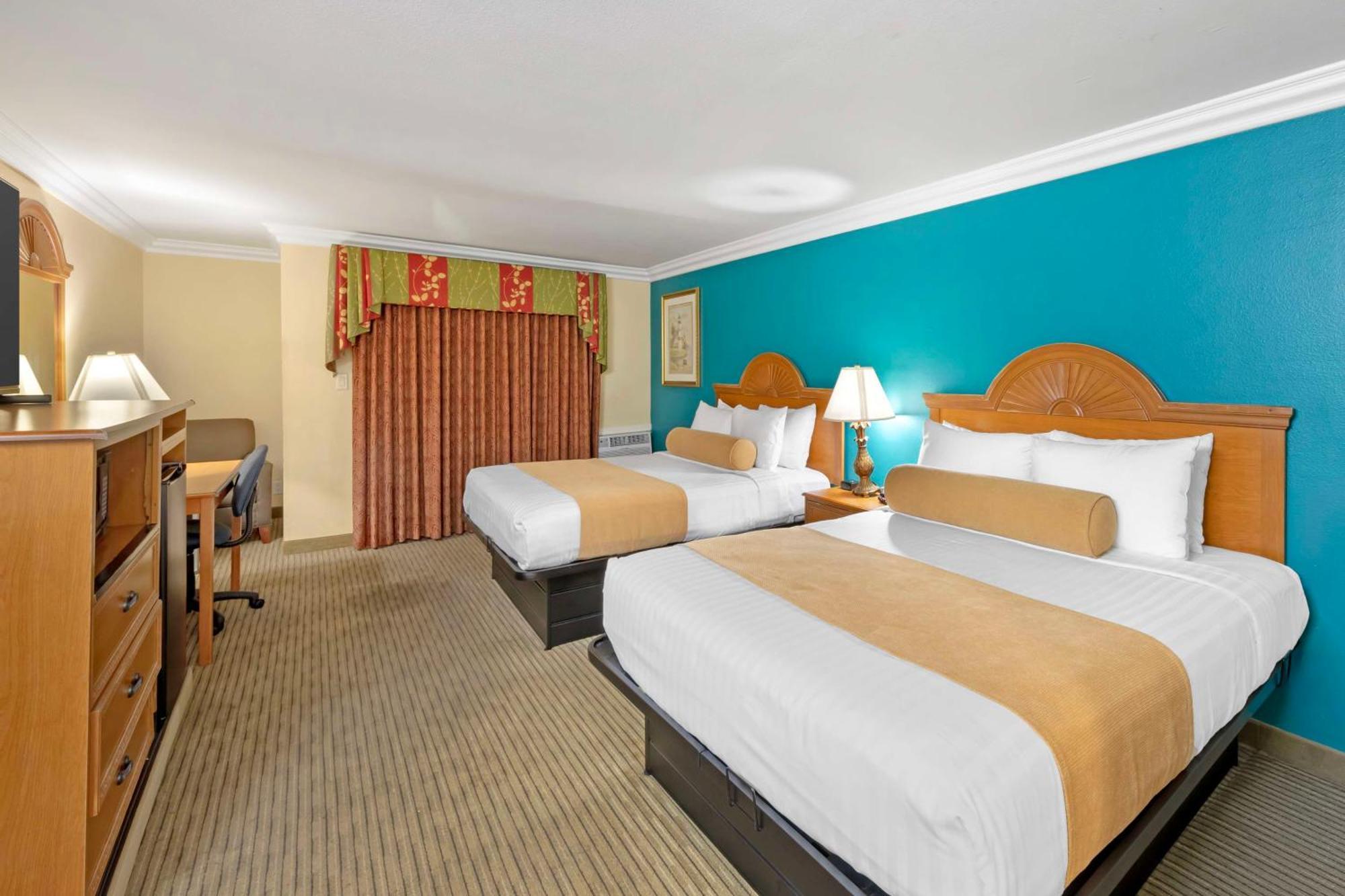 Best Western Harbour Inn & Suites Huntington - Sunset Beach Kültér fotó