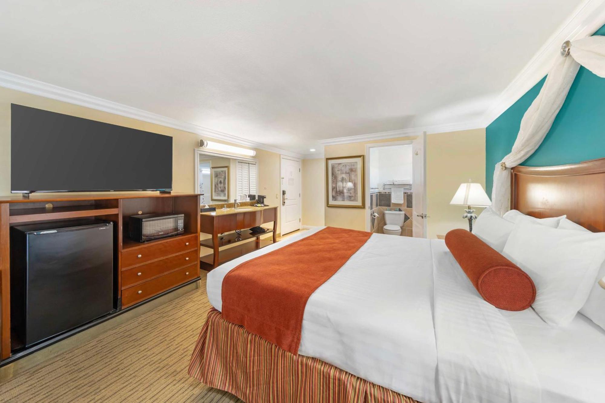 Best Western Harbour Inn & Suites Huntington - Sunset Beach Kültér fotó
