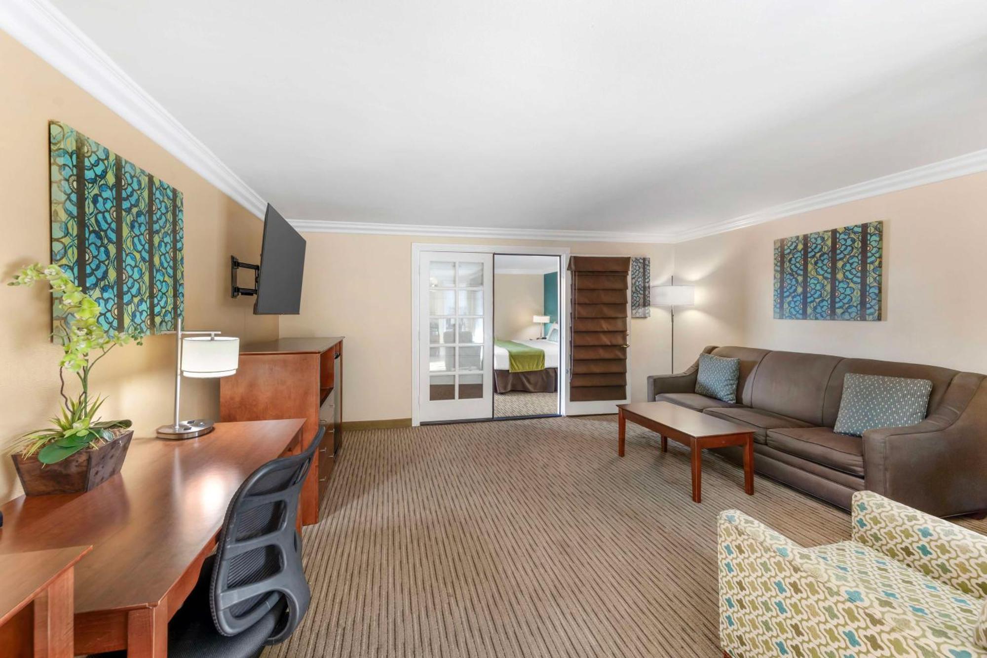 Best Western Harbour Inn & Suites Huntington - Sunset Beach Kültér fotó