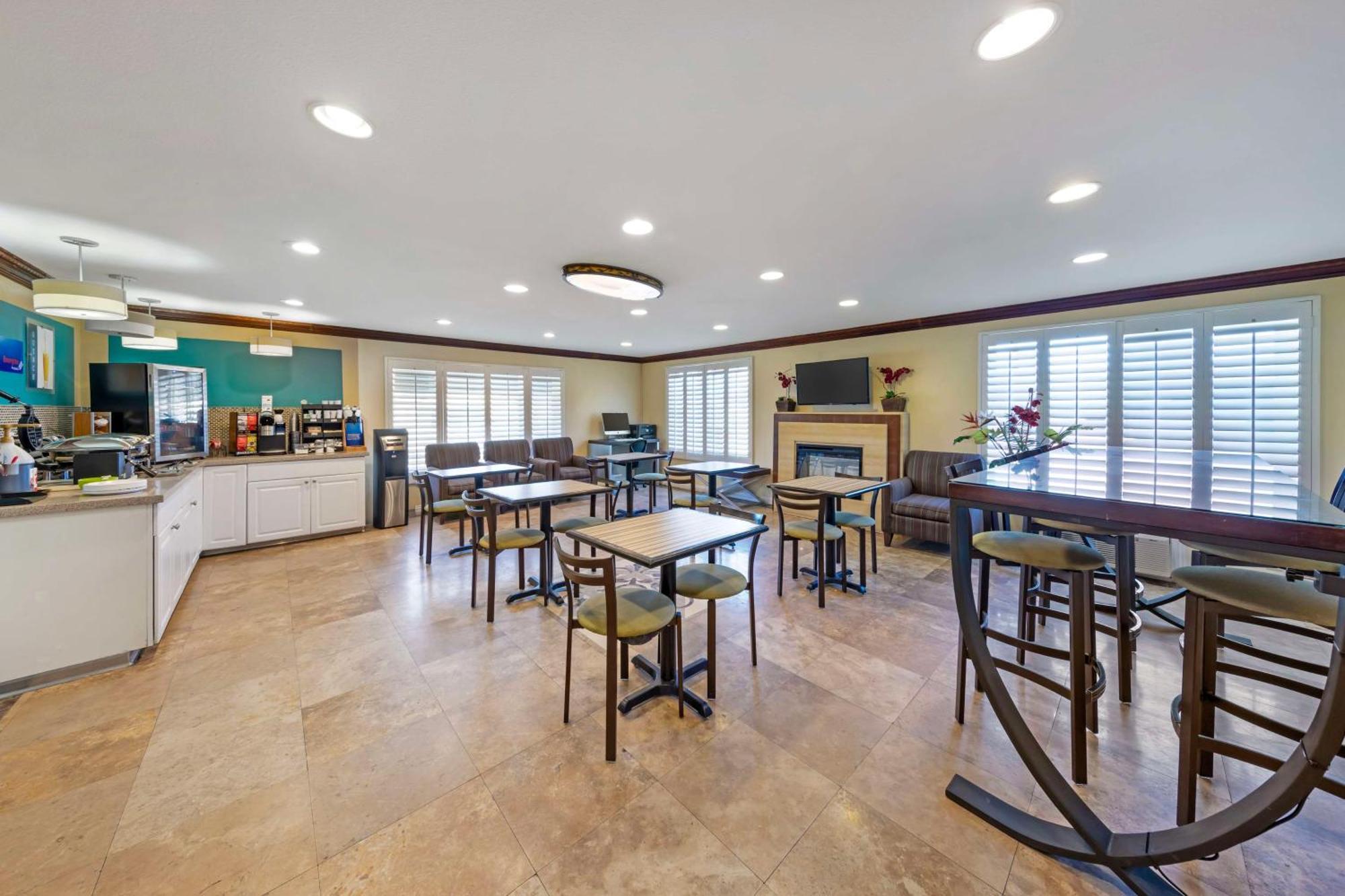 Best Western Harbour Inn & Suites Huntington - Sunset Beach Kültér fotó