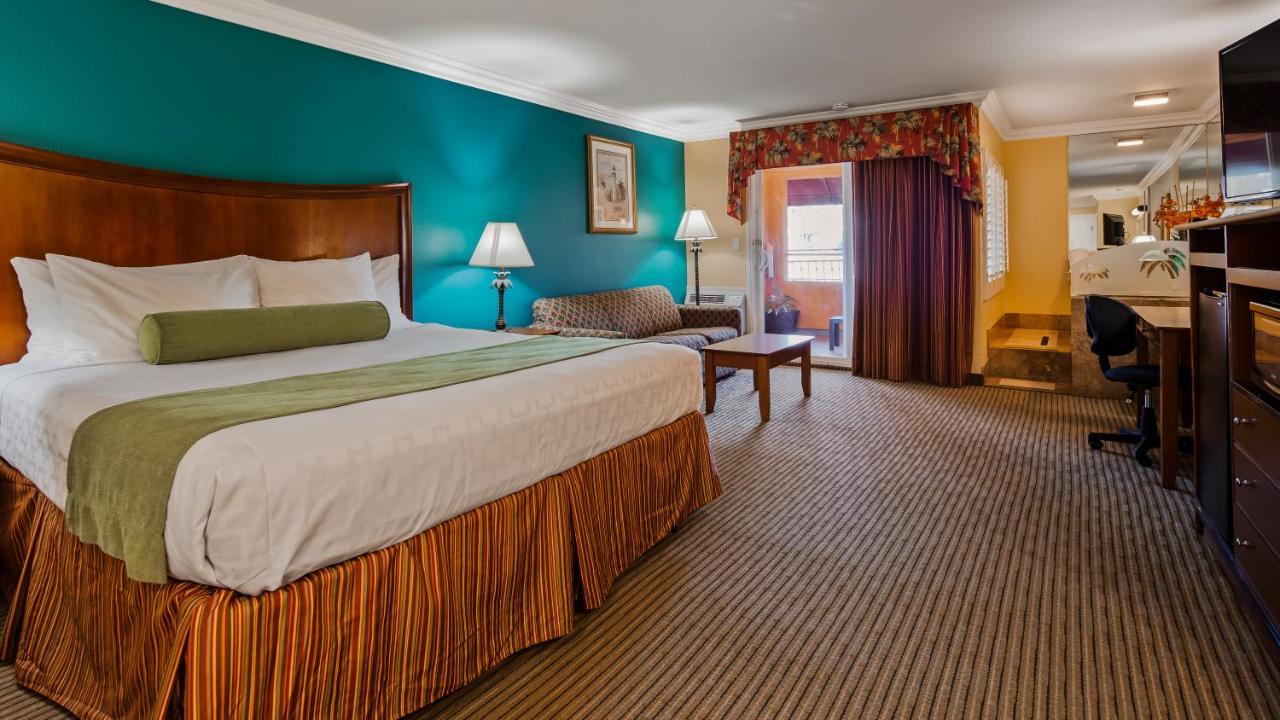 Best Western Harbour Inn & Suites Huntington - Sunset Beach Kültér fotó